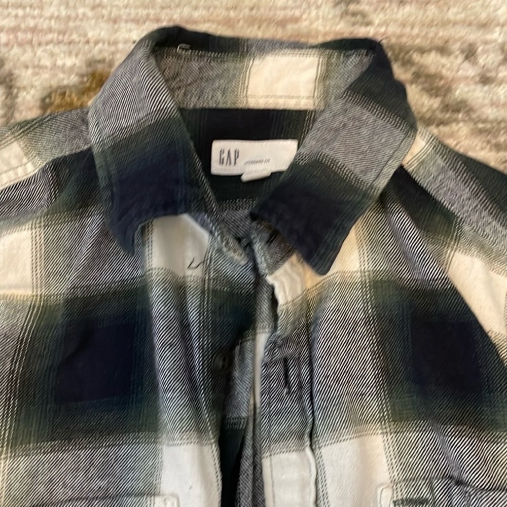 Gap mens button down shirt